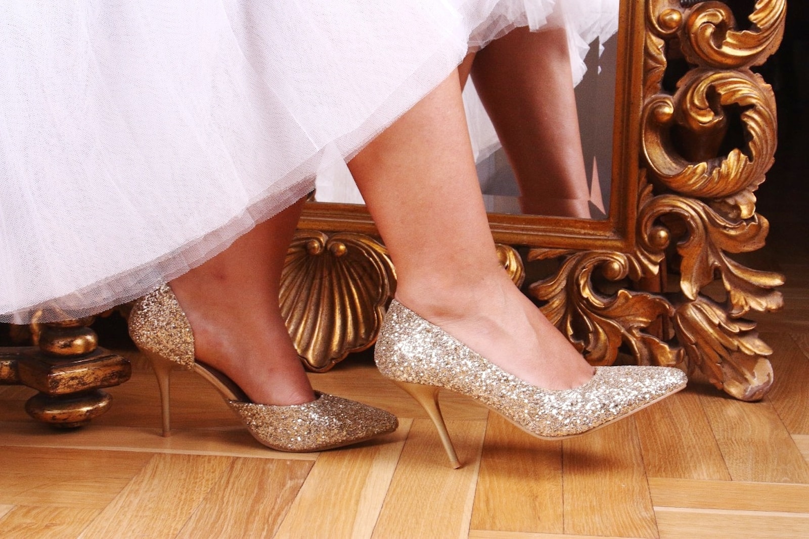 Серебристые свадебные туфли на высоком каблуке
