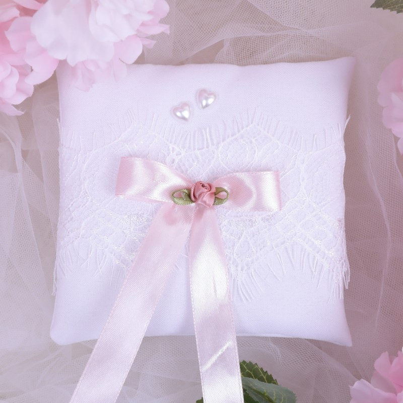 Подушка «Белоснежка с розочкой»