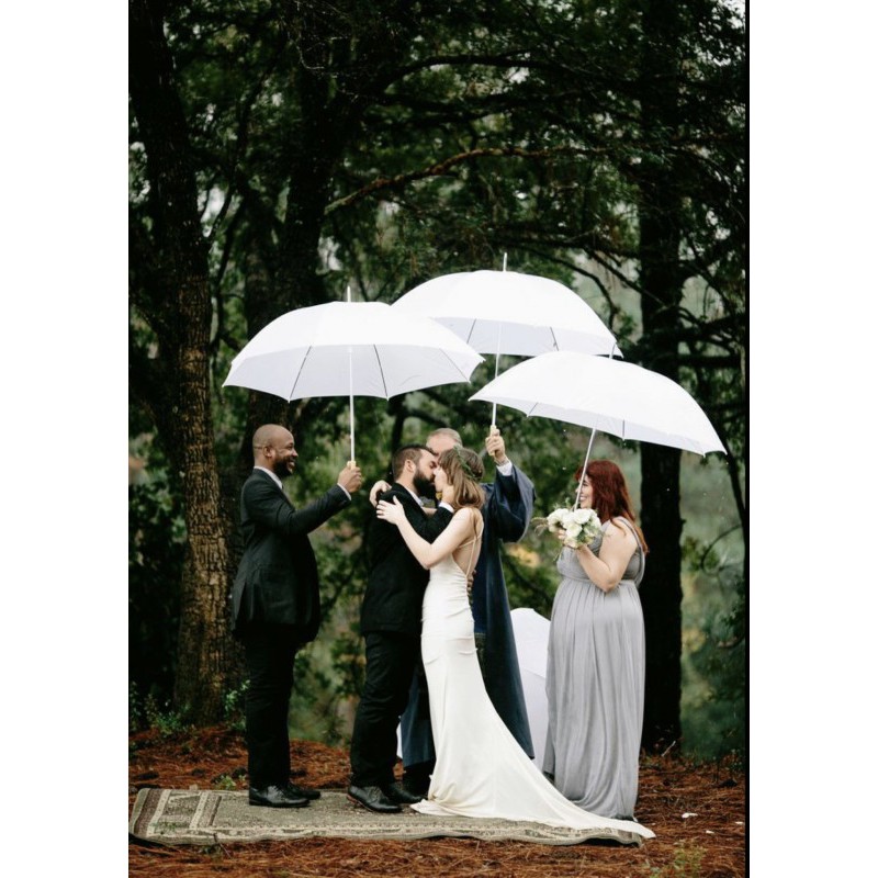 Классический белый свадебный зонтик
