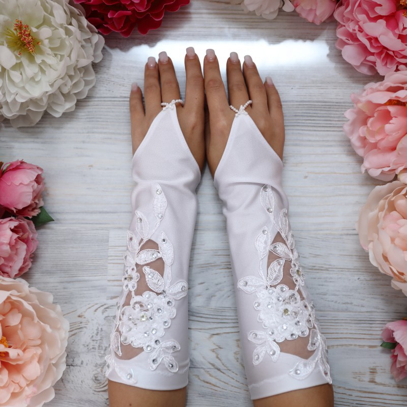 Атласные перчатки для невесты "С цветами"