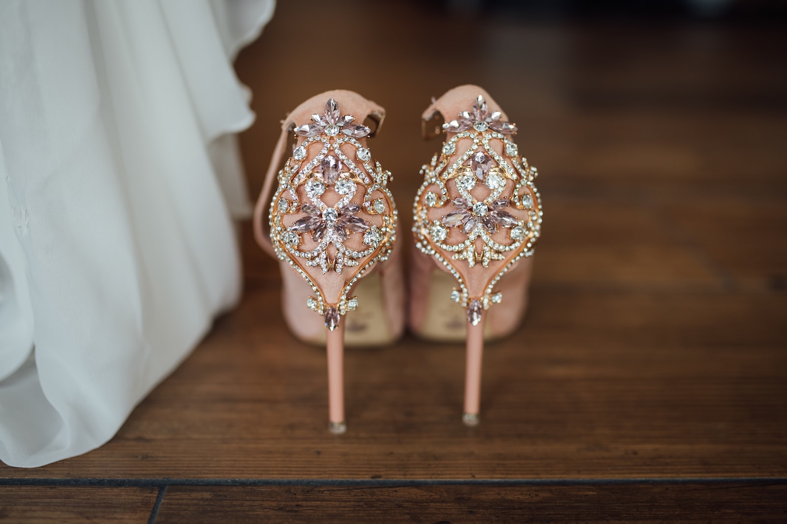 Свадебные туфли с украшениями