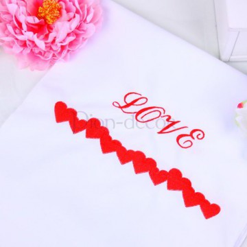 Красный рушник «Love»