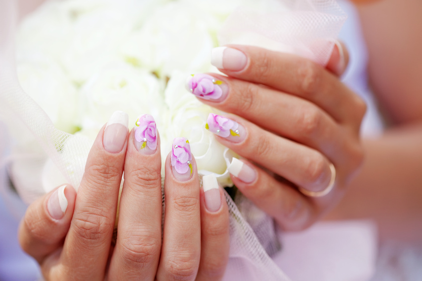 Цветочный свадебный дизайн ногтей