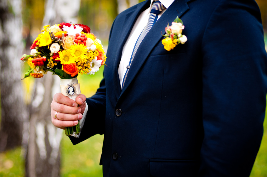 Букет невесты и галстук жениха