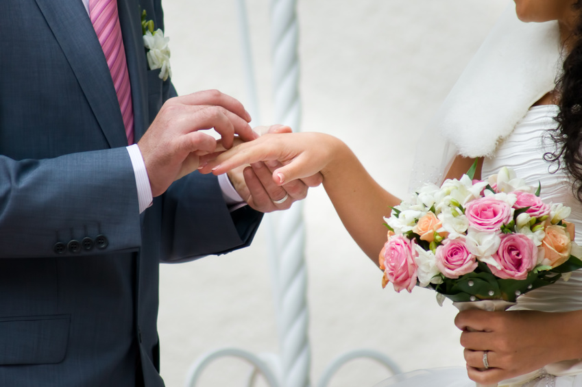 Букет невесты и галстук жениха