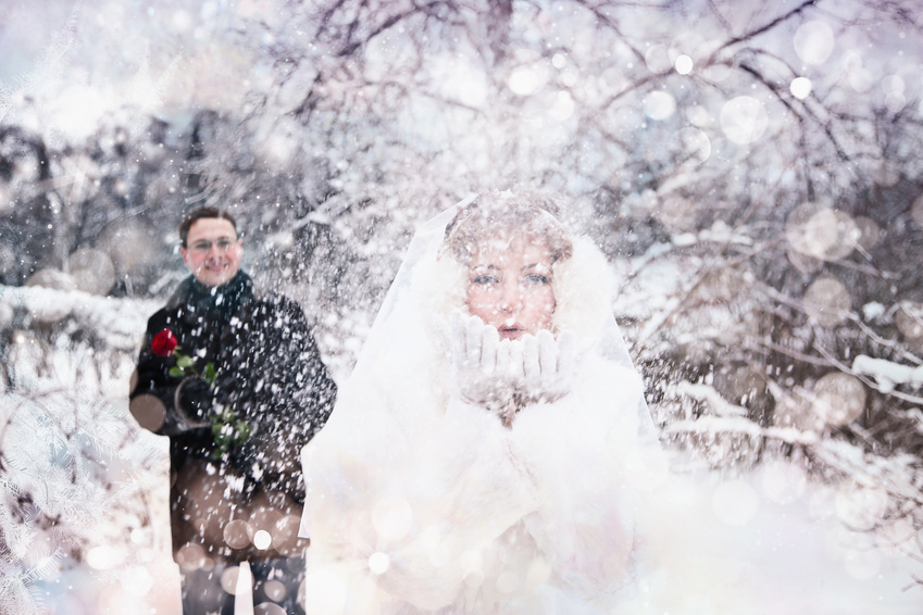 Снегопад или туман в зимней свадебной фотосессии