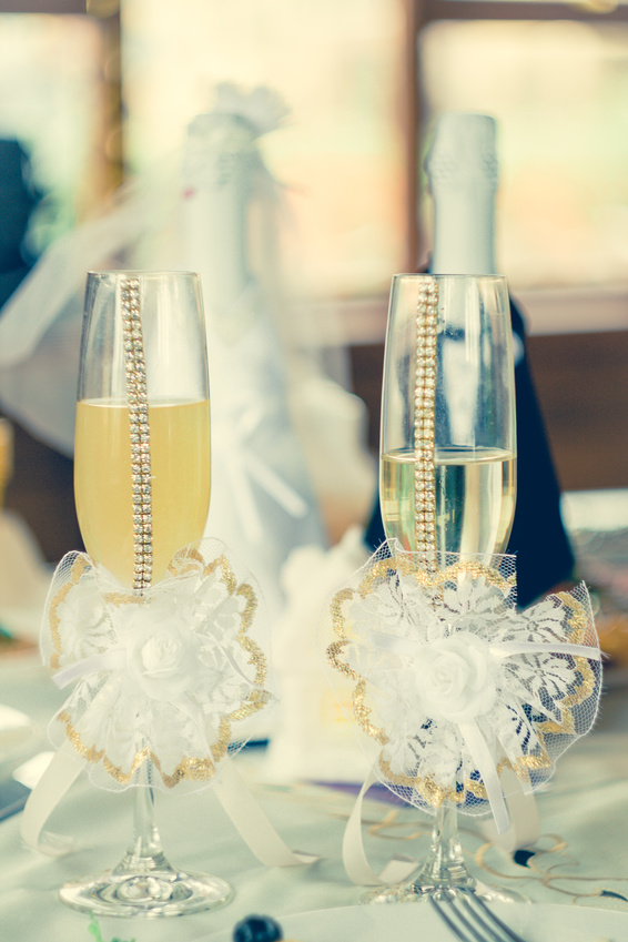 Как украсить своими руками шампанское на свадьбу