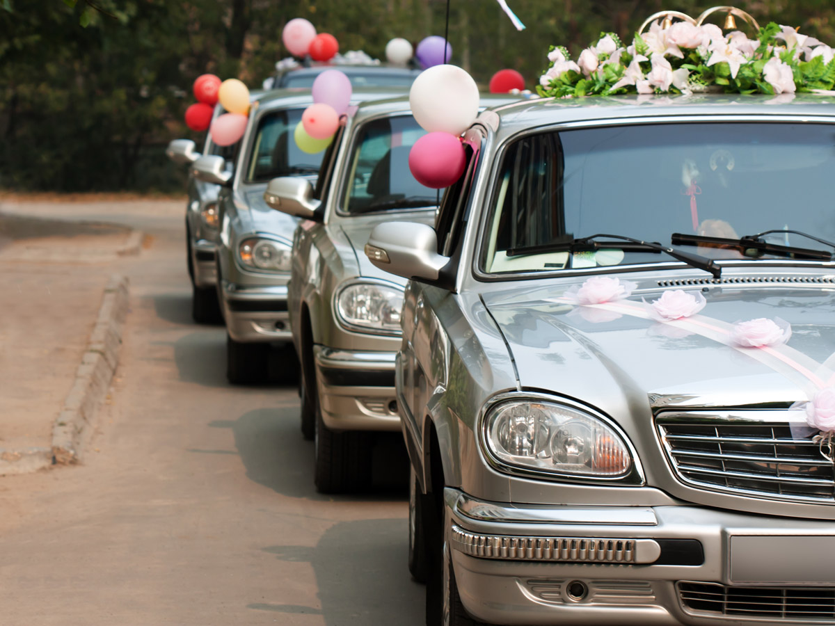 Как украсить машину невесты на свадьбу в 2023 году