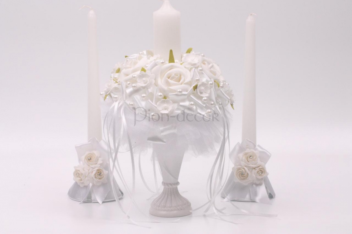 Украшение свадебных свечей цветами и лентами