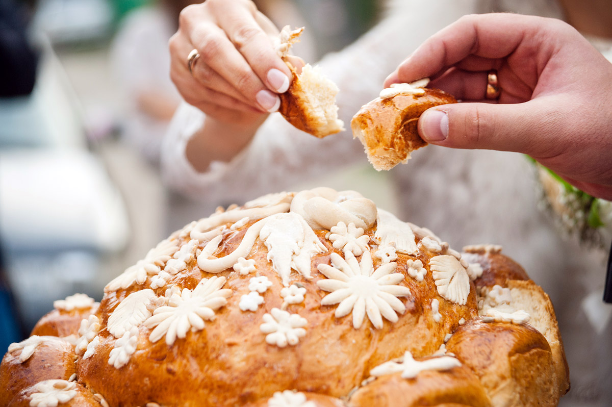 Красивый свадебный хлеб-каравай