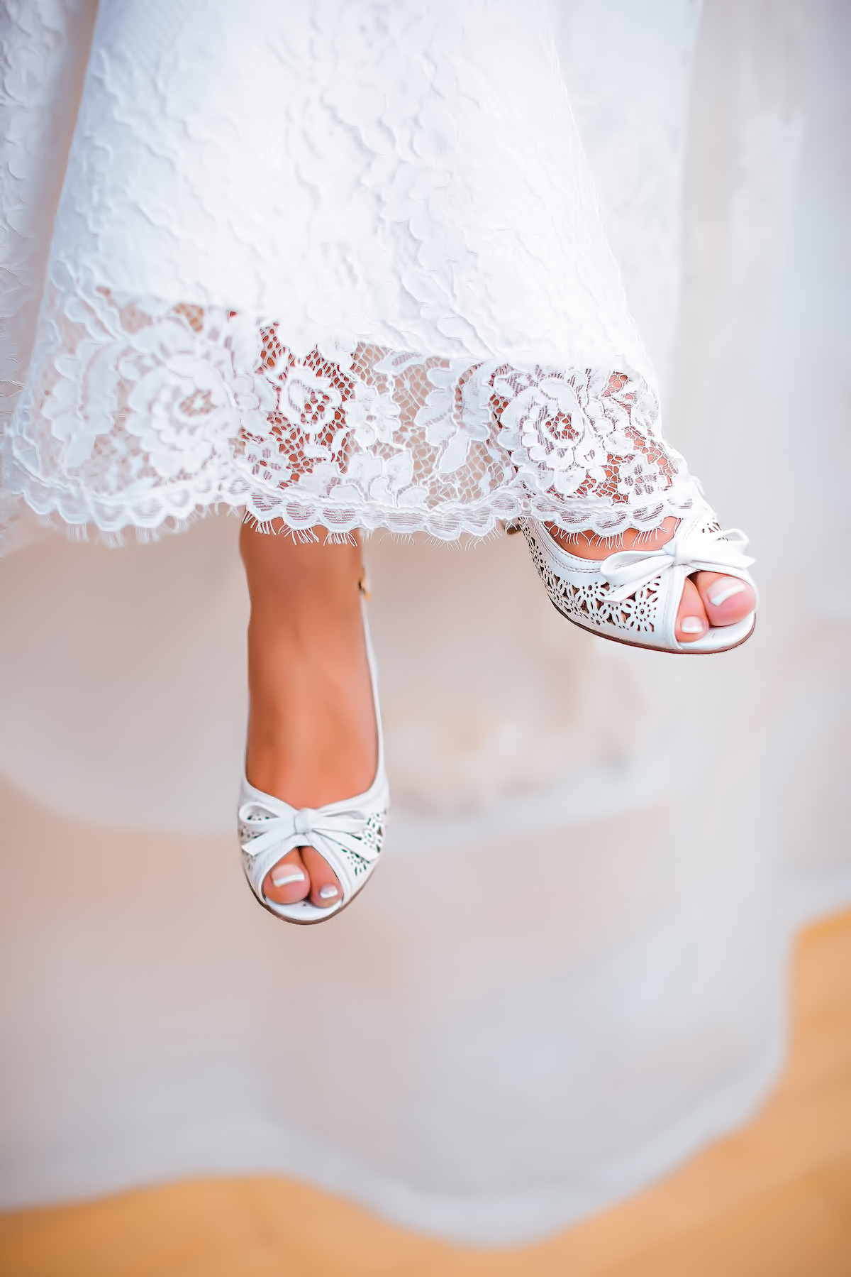 Кожаные туфли невесты с орнаментом