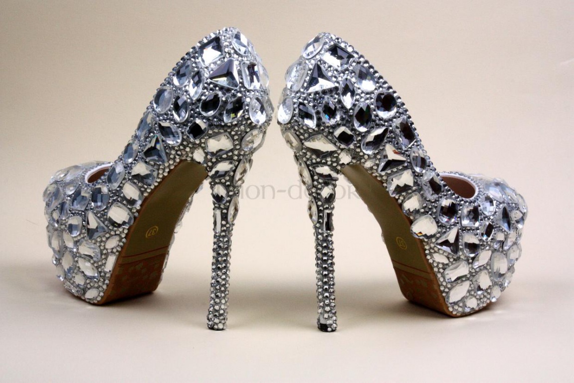 Свадебные туфли с кристаллами, коллекция 2017 года