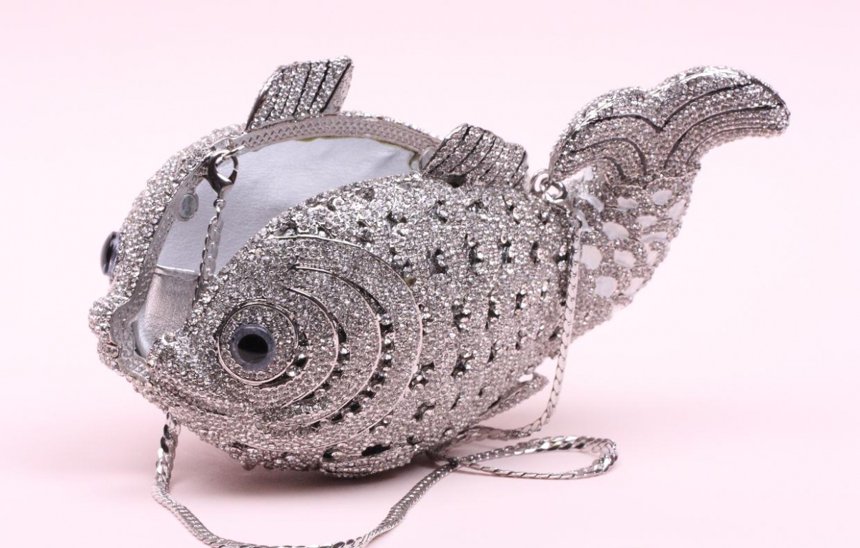 Свадебная сумочка в виде рыбки со стразами